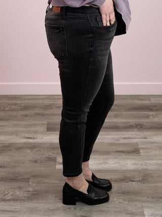 Judy Blue | Mid Rise Tummy Control Skinny BLACK | Herbert