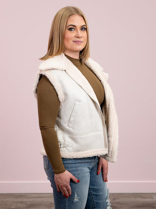 You Go Girl Suede Zipper Vest | Cream