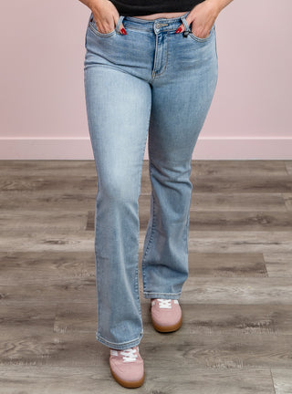 Judy Blue | Mid Rise | Light Wash Thermal Bootcut | Ezra