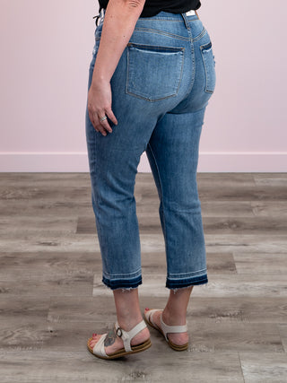 *FINAL SALE* Judy Blue | Mid Rise | Mid Wash Cropped Bootcut | Casteel