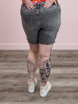 *FINAL SALE* Judy Blue | Mid Rise | Grey Wash Bermuda Shorts | Pim