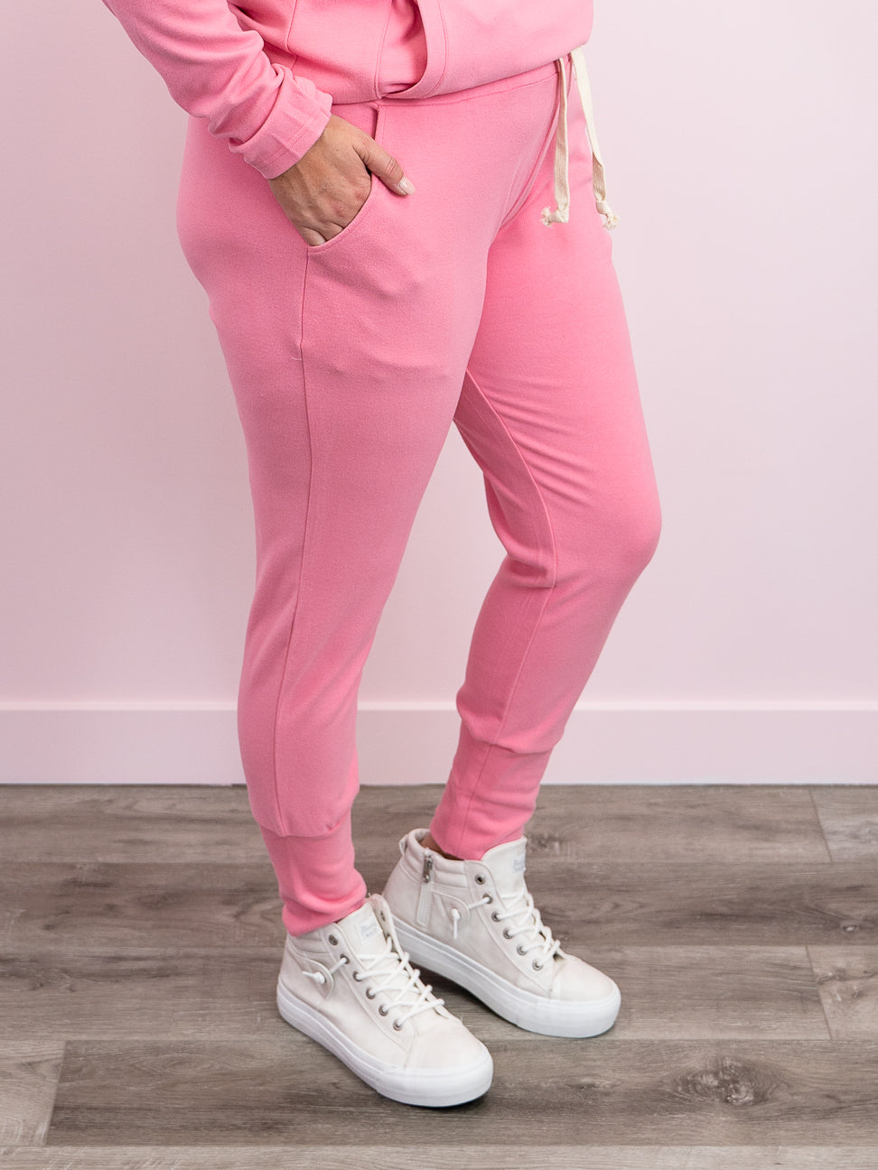 Ampersand Avenue Women's Performance Fleece Joggers - Rose Pink