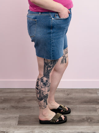 *FINAL SALE* Judy Blue | High Rise | Mid Wash SHORTS | Troy